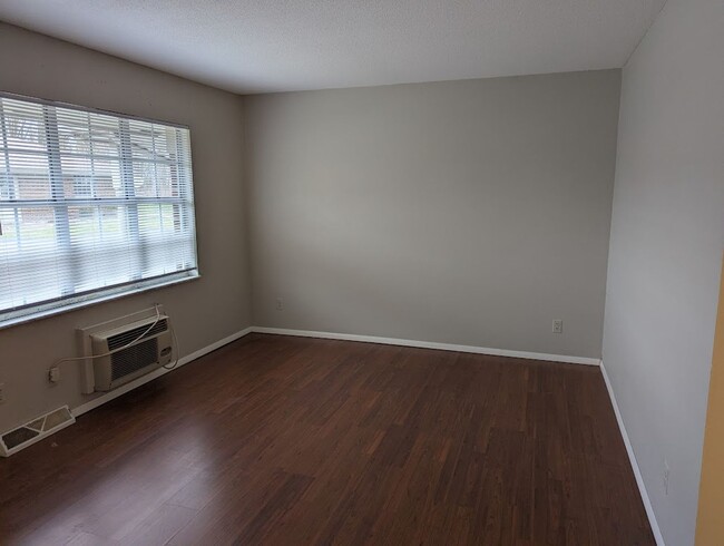 314 Maumee Ln in Napoleon, OH - Foto de edificio - Building Photo