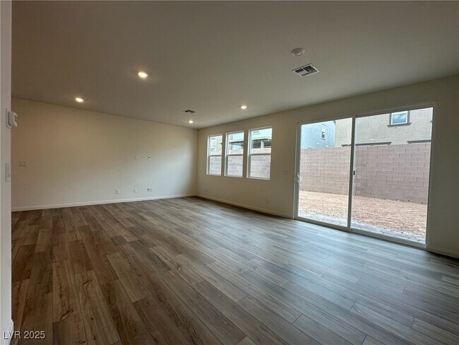 9613 Hinson St in Las Vegas, NV - Building Photo - Building Photo