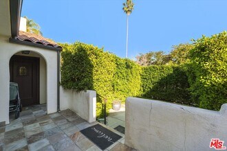 809 N La Jolla Ave in Los Angeles, CA - Foto de edificio - Building Photo
