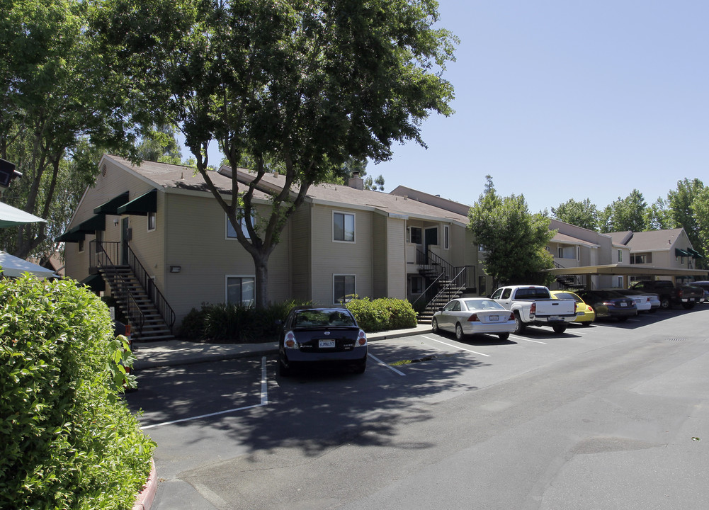 Lincoln Place in Yuba City, CA - Foto de edificio