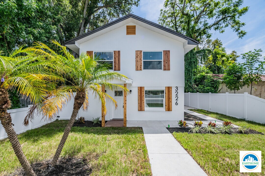 3226 6th Ave S in St. Petersburg, FL - Building Photo