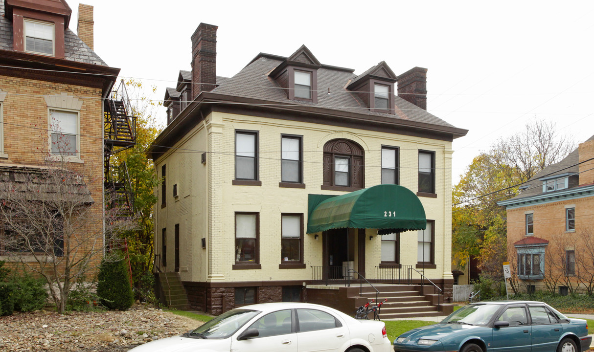 231 Roup Ave in Pittsburgh, PA - Foto de edificio