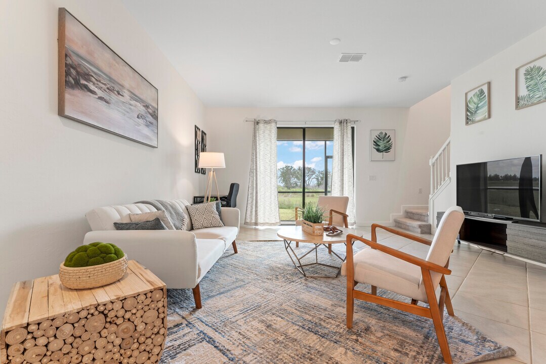 15263 Sunny Day Dr in Bradenton, FL - Building Photo