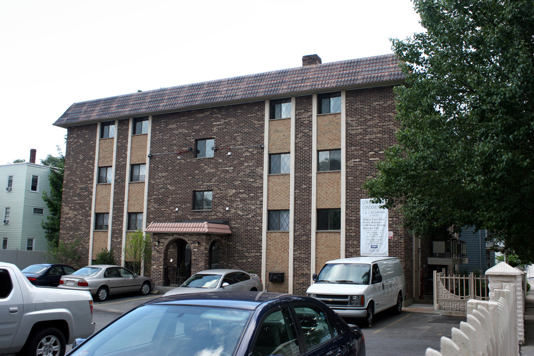 Lowell House Condominium in Somerville, MA - Foto de edificio