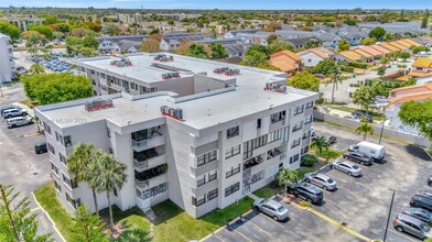 11755 SW 18th St in Miami, FL - Building Photo - Building Photo