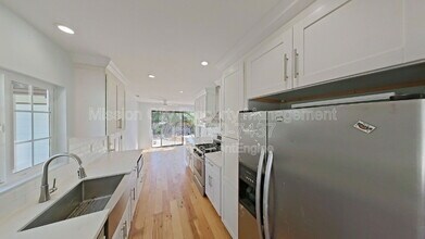 721 Eucalyptus Ave in Santa Barbara, CA - Building Photo - Building Photo