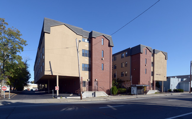 Edmund Place in East Providence, RI - Building Photo - Building Photo