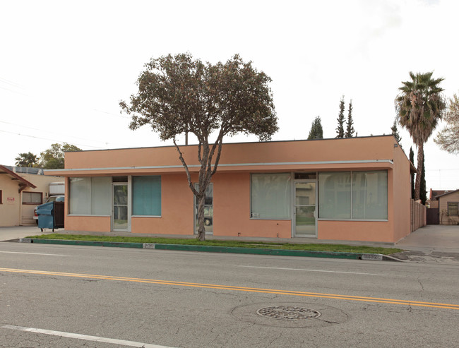 9436 Flower St in Bellflower, CA - Building Photo - Building Photo