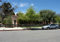 Laguna Cottages For Seniors in Santa Barbara, CA - Foto de edificio - Building Photo