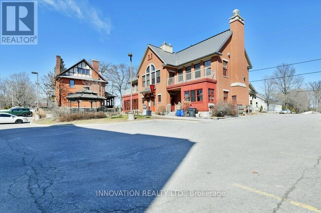 3773 Carp Rd in Ottawa, ON - Building Photo - Building Photo