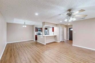 1908 N Irving Heights Dr in Irving, TX - Building Photo - Building Photo