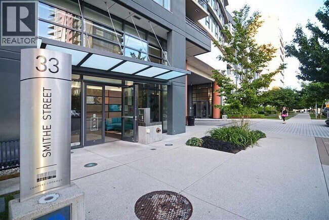 33-833 Smithe St in Vancouver, BC - Building Photo - Building Photo