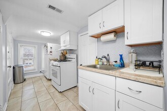 3832 N Pulaski Rd in Chicago, IL - Building Photo - Building Photo