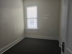 1227 N Parkside Ave, Unit 3 in Chicago, IL - Foto de edificio - Building Photo