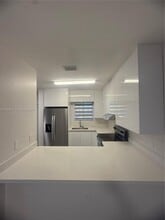 6752 NW 182nd St in Hialeah, FL - Building Photo - Building Photo