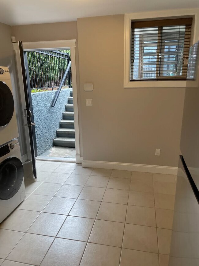 3048 E 20th Ave in Vancouver, BC - Building Photo - Building Photo