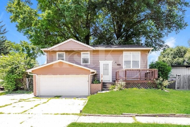 property at 521 Fairlane St