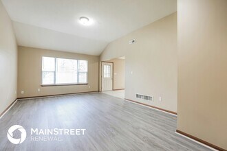 447 SW Laura Ln in Grain Valley, MO - Building Photo - Building Photo