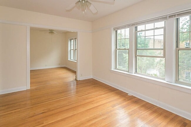 1954 W Winona St, Unit 1916-3 in Chicago, IL - Building Photo - Building Photo