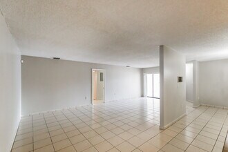 10724 SW 144th Ct in Miami, FL - Building Photo - Building Photo