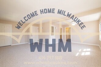 5050 N Bay Ridge Ave in Whitefish Bay, WI - Building Photo - Building Photo