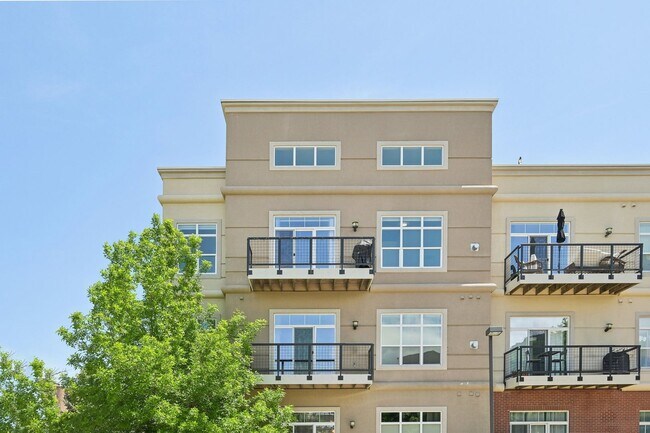 5677 S Park Pl in Greenwood Village, CO - Building Photo - Building Photo