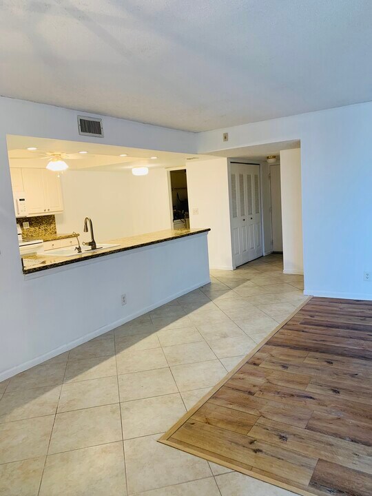 950 Egret Cir, Unit 950 Egret Cr Delray Beach in Delray Beach, FL - Building Photo