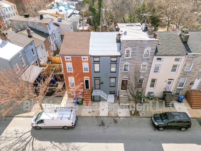 1105 W Lombard St in Baltimore, MD - Foto de edificio - Building Photo