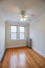 2211 W Farwell Ave, Unit #2 in Chicago, IL - Foto de edificio - Building Photo