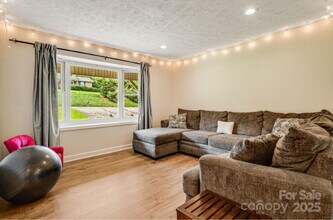 4155 Turnpike Rd in Horse Shoe, NC - Building Photo - Building Photo