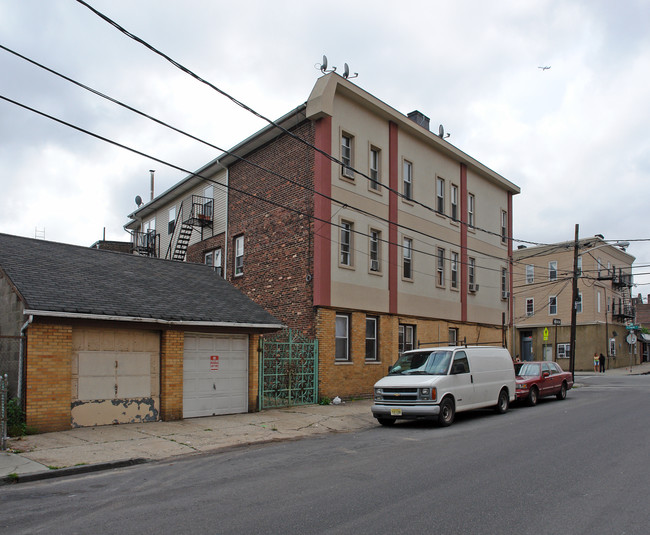 144-146 Fleming Ave in Newark, NJ - Building Photo - Building Photo