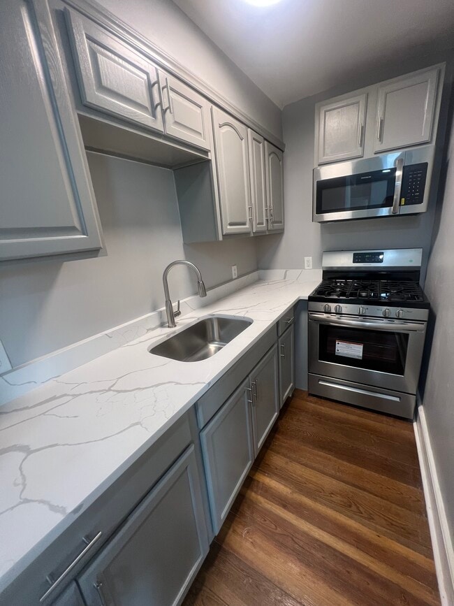 14 Everton St, Unit 2