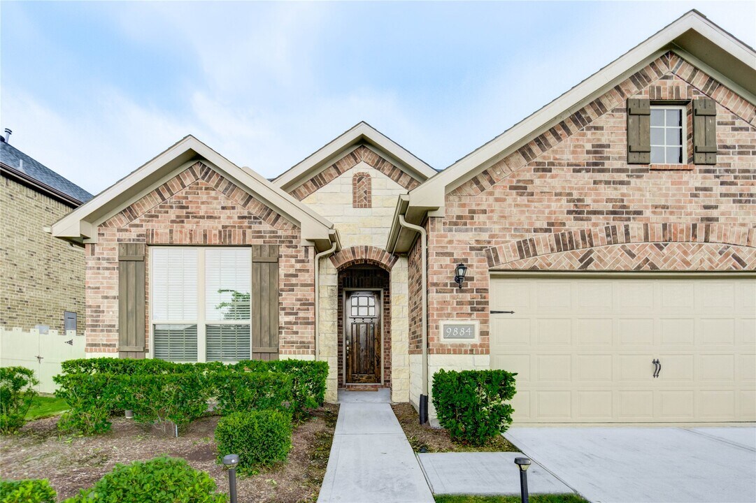 9884 Preserve Wy in Shenandoah, TX - Building Photo