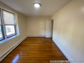 9 Victory Rd in Boston, MA - Foto de edificio - Building Photo