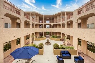 Vinton Court Apartments in Los Angeles, CA - Building Photo - Building Photo