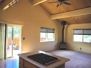 15314 Tottenham Ct in Truckee, CA - Building Photo - Building Photo