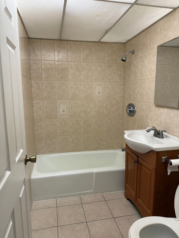 70 Shrewsbury Green Dr in Shrewsbury, MA - Foto de edificio - Building Photo