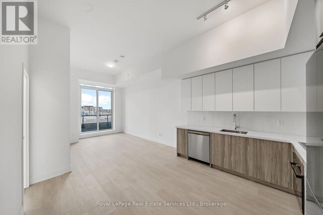 2481 Taunton Rd in Oakville, ON - Building Photo - Building Photo