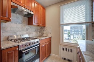 69 Princeton St in Williston Park, NY - Building Photo - Building Photo