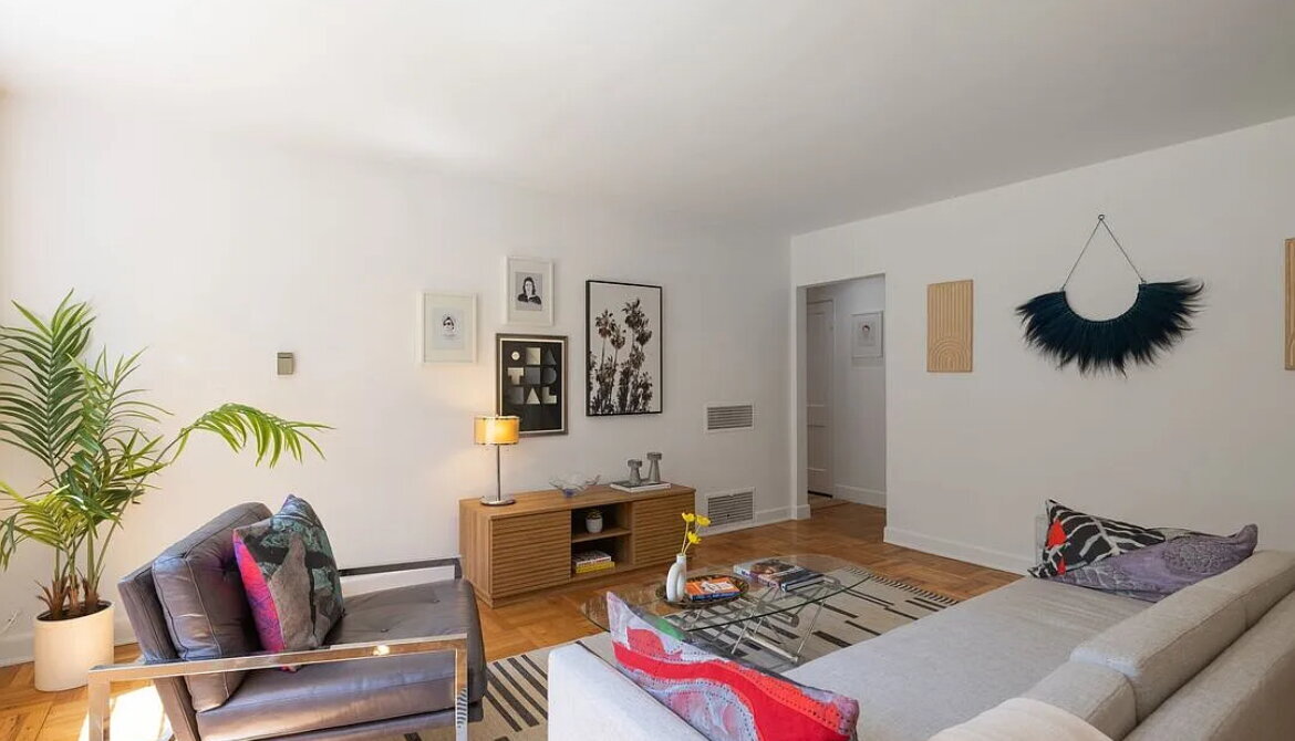 5340 Village Green in Los Angeles, CA - Building Photo