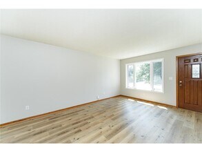 3323 7th St NW in Rochester, MN - Building Photo - Building Photo