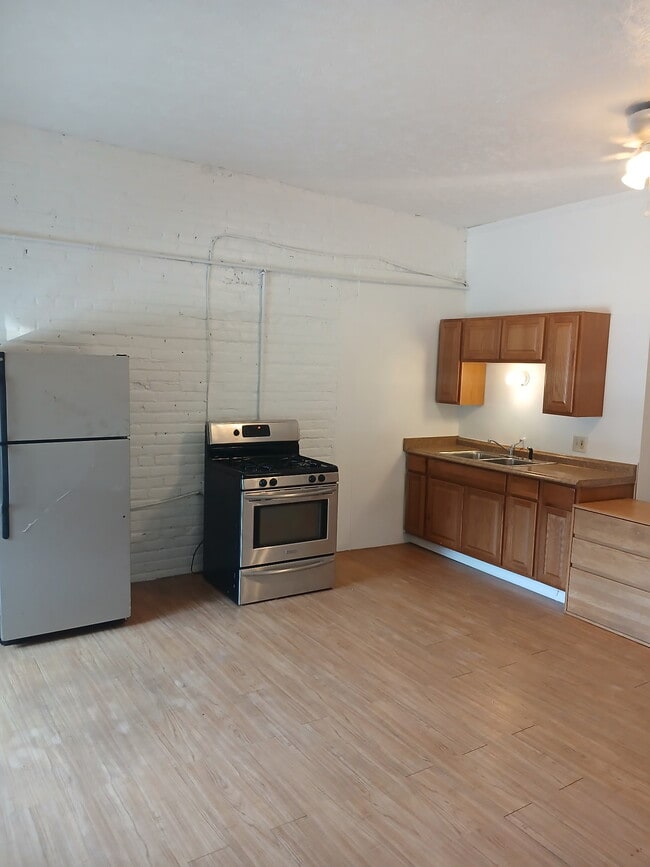 2210 Murray Hill Rd, Unit BaywindowStudio