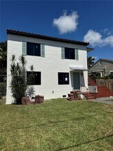 1136 SW 12th Ct in Miami, FL - Building Photo - Building Photo
