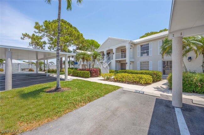 property at 822 Gulf Pavillion Dr
