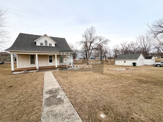 101 W Wisconsin St in Tripp, SD - Building Photo - Building Photo