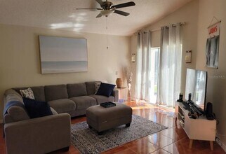 913 Lake Berkley Dr in Kissimmee, FL - Building Photo - Building Photo