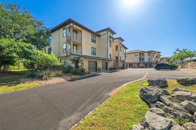 17800 Edgewood Way, Unit 202 in Jonestown, TX - Building Photo - Building Photo