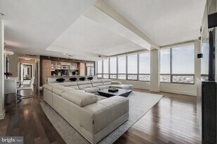 675 President St in Baltimore, MD - Building Photo