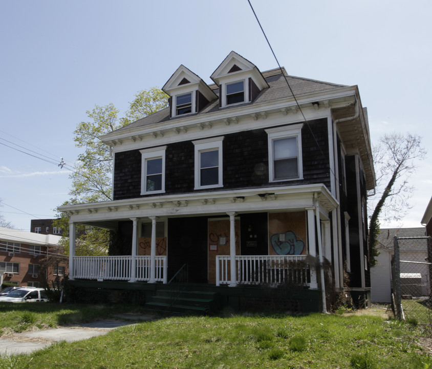 110 Stiles St in Elizabeth, NJ - Building Photo