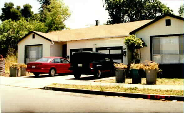 1188-1190 Fay St in Redwood City, CA - Foto de edificio - Building Photo